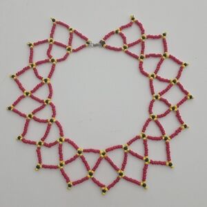 VINTAGE Red and Yellow Beaded Necklace, Collar Style.